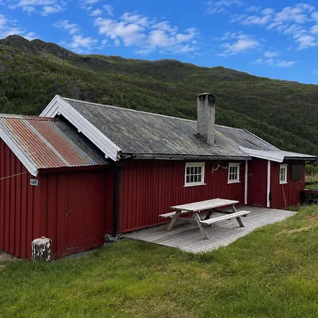 別荘 A Charming Off-grid Close To Nature In ヘムセダール