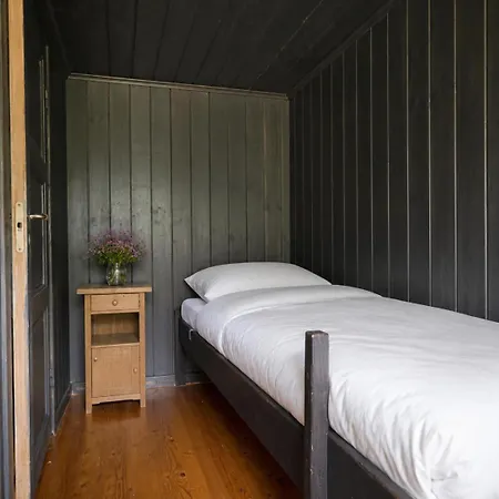 A Charming Off-grid Close To Nature In Hemsedal