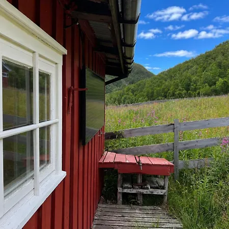 A Charming Off-grid Close To Nature In *